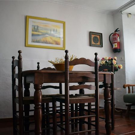Cuevas del Becerro Casa Rural Dolores מראה חיצוני תמונה